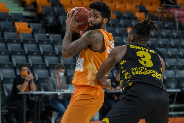 都有突飞猛 都有突飞猛