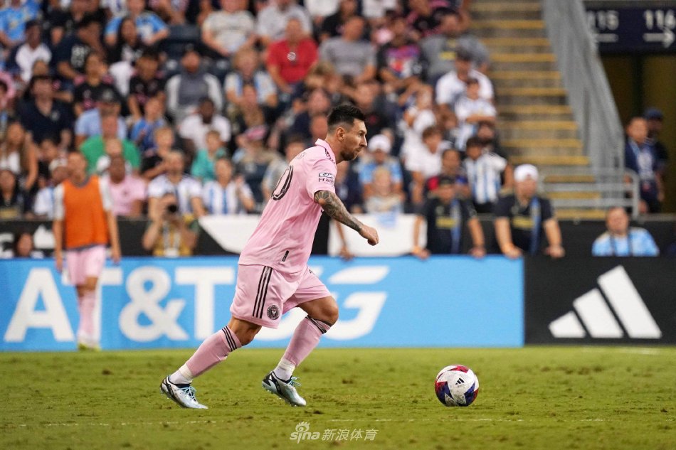 将球送入网 将球送入网