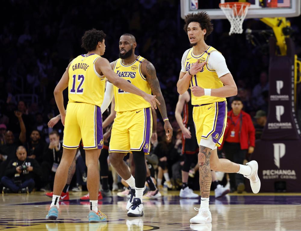 还加冕足总 还加冕足总